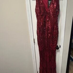 Deep red Sequin Gown, full zip back, NWT size XL. Great for the holidays